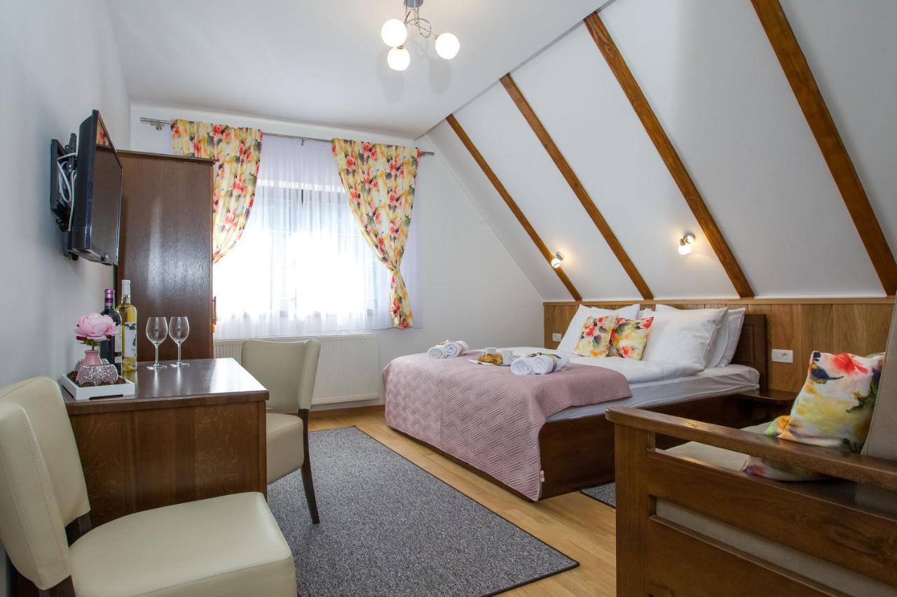 B&B Lady Of The Lake Jezerce Exteriör bild
